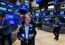 Wall Street cierra este lunes al alza en medio de la incertidumbre financiera en EE.UU. por inflación y los aranceles de Donald Trump