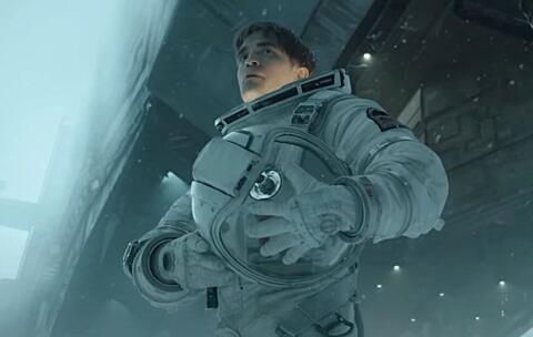 «Mickey 17» lidera la taquilla, pero su rendimiento no alcanza las expectativas