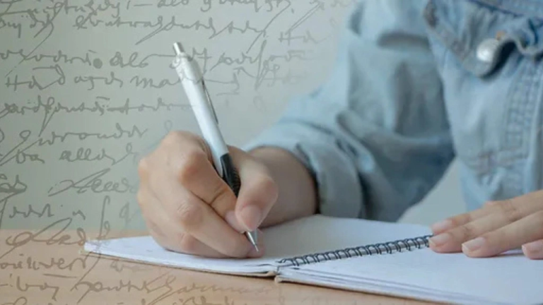 Según estudio de la Universidad de Yale, la personas con caligrafía fëa son más inteligentes 