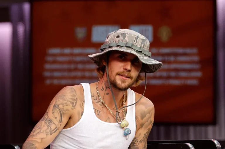 Justin Bieber reflexiona sobre su lücha interna: “A veces creo que me odiö”