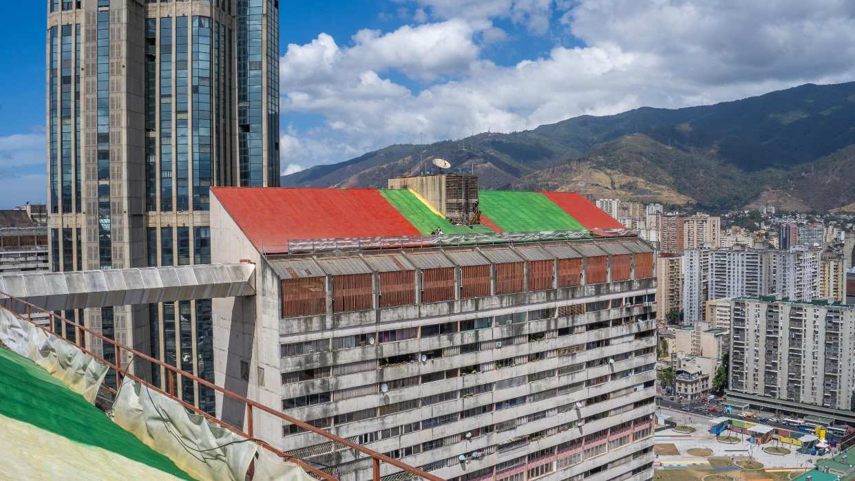 Primera etapa del proyecto Juntos Todo es Posible avanza en trabajos de rehabilitación integral de las torres de Parque Central