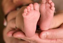 La prueba del talón a un bêbé recién nacido detecta el primer caso de ‘niñô burbuja’ en Madrid