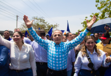 Manuel Rosales formalizó su candidatura a la Gobernación de Zulia para las elecciones del próximo 25 de mayo en el país