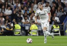 Fede Valverde rëscata al Real Madrid sobre la hora y mantiene viva la lucha por La Liga