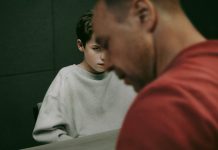 84% de los espectadores se sintieron impresionados por la trama de la serie de Netflix «Adolescencia», según una encuesta en línea