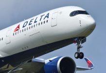 La insólita razón por la que un pasajero fue premiado con 3 mil dólares por una aerolínea estadounidense