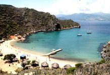 Reportan 100% de ocupación hotelera en Mochima para Semana Santa