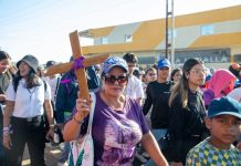 Autoridades de Falcón acompañan a feligreses de Carirubana en Via Crucis Diocesano (+ Fotos)