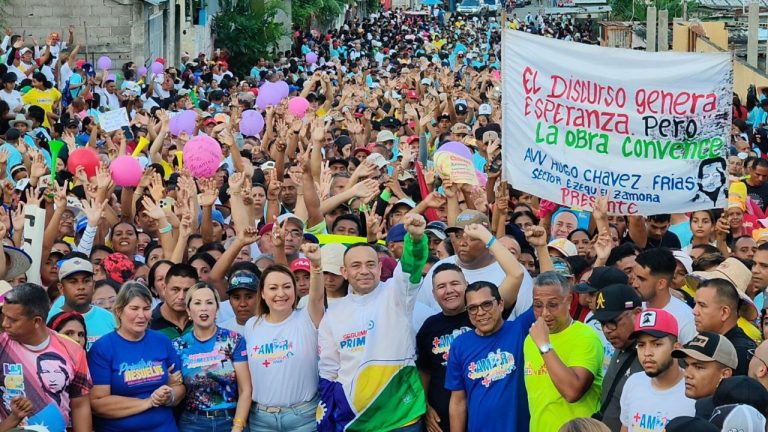 Gobernador Primitivo Cedeño inicia campaña electoral en Acarigua con recorrido casa a casa (+ Fotos)