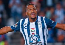 Salomón Rondón guió la victoria del Pachuca en el Torneo Clausura de la Liga MX con un hat-trick, en la victoria ante el Necaxa
