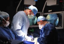 Increíble avance: Trasplantan por primera vez un corazón sin detener ni uno solo de sus latidos