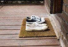 Por qué los científicos insisten en que siempre hay que quitarse los zapatos al entrar a casa: conoce las razones