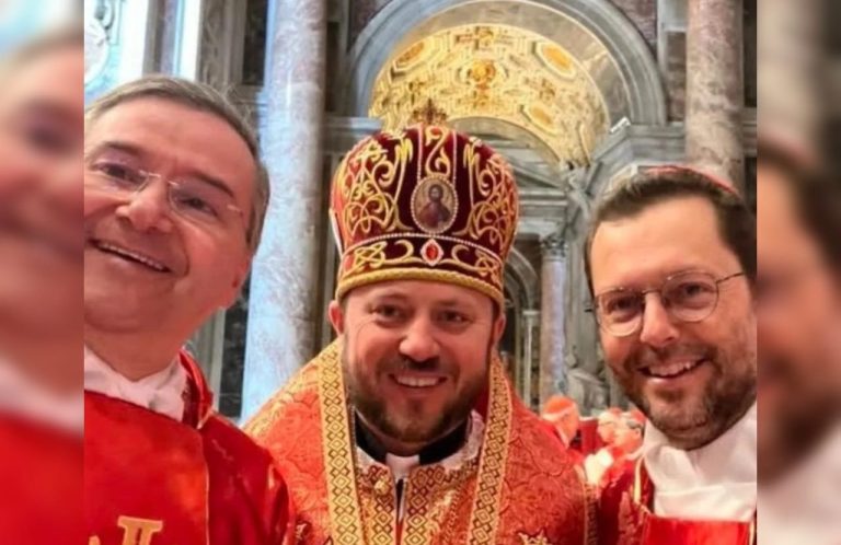 Selfie en San Pedro: La foto de los cardenales más jóvenes que se volvió tendencia en redes sociales 