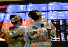 Los mercados en Asia abren la semana colapsados por los nuevos aranceles impuestos por el Gobierno de Donald Trump