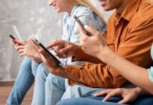 La luz azul y su impacto en nuestra salud visual: consejos para protegerte del daño causado por las pantallas