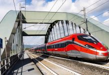 Ante la llegada masiva de peregrinos refuerzan ferroviario en Italia