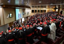 Los cardenales afrontan el problema de las finanzas, uno de los retos para el nuevo Papa