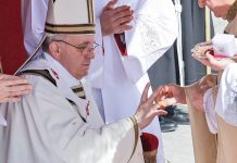 ¿Qué es el anillo del Pescador y por qué lo tienen que destruir tras la muertë del papa?