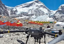 Drones de la empresa china Da Jiang Innovations transportarán cargas al Everest y recogerán basura