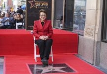 La extenista Billie Jean King se convierte en la primer mujer deportista con su estrella de Hollywood