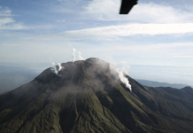 Uno de los volcanes más activos de Filipinas entró en erupción durante el fin de semana