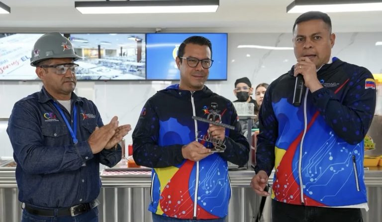 CVG inaugura vestuarios modernos y comedor para la clase trabajadora del Complejo Siderúrgico Nacional (+ fotos)