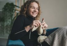Según estudio, tejer o bordar podría mejorar tu salud mental