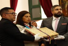 Diputado Maduro Guêrra fue condecorado durante la sesión solemne del 19 de abril de 1810