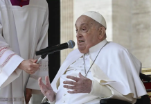 Papa Francisco continúa al frente de sus obligaciones mientras sigue convalecientë en Semana Santa