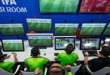 ¡Escándalo en el mundo del fútbol! Árbitro de VAR es encontrado apöstando en pleno juego