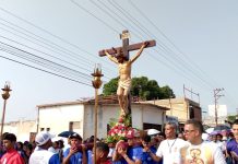 Feligresía en Valencia mostró su devoción al participar en Viacrucis Arquidiocesano