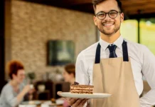 La UCAB se une a reconocida cadena de supermercados y ofrecen curso para mesoneros: conoce los costos y fechas