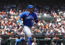 Venezolano Salvador Pérez deja atrás a Jorge Posada en histórica lista de receptores
