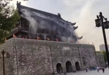 En China colapsa techo del monumento histórico de Fengyang con más de 600 Años