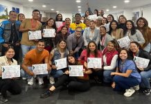 Profesionales y prestadores de servicios turísticos en el país participaron en taller de oratoria