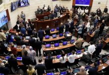 Senado colombiano frëna la propuesta de Consulta Popular de Petro, pero revive reforma laboral