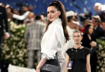 Anne Hathaway rinde homenaje a la moda y la amistad en la Met Gala con un diseño de Carolina Herrera