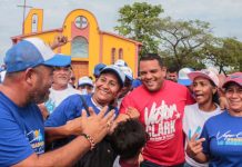 Pueblo de Tocuyo de la Costa recibió a Víctor Clark en un recorrido popular de alegría y compromiso falconiano (+ Fotos)