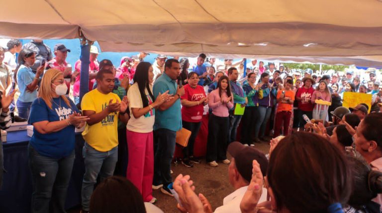 Víctor Clark acompañó a más de 6 mil falconianos de Pedregal que fueron beneficiados con atención médica integral (+ Fotos)