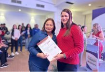 Alcaldesa de Maturín entregó certificado de emprendimiento y licencias de actividad económica (+ Fotos)