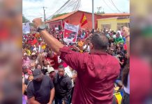 Falcón marchó en respaldo al tercer mandato del gobernador Víctor Clark: “Nuestra victoria es la del pueblo falconiano que salió hoy a celebrar”