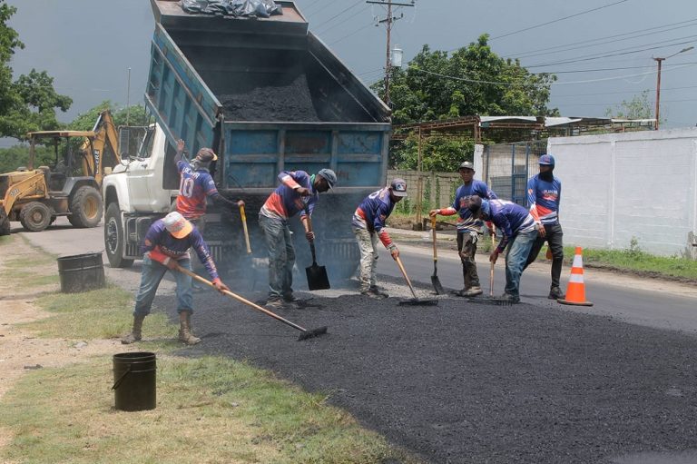 Gobierno de Carabobo benefició a más de 400 familias con Plan de alumbrado y asfaltado