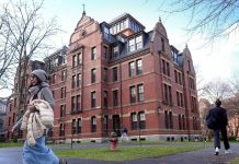 El Gobierno de Trump recørta otros 450 millones a Harvard en su cruzada contra “la dïscriminäcïón y el antisëmitismo”