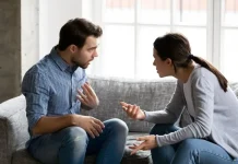 «Cuando estás con alguien 24 horas al día, 7 días a la semana, es muy difícil que no te molesten cosas», explica la psicóloga