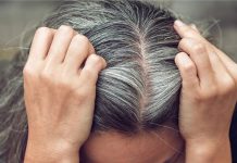 ¿Adiós canas con hielo y aceite de coco? Un remedio casero que gana popularidad