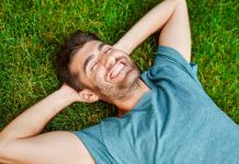 Científicos descubren una forma insólita de ser más feliz sin ejercicios ni meditación