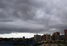 Lluvias intermitentes y cielos cubiertos marcarán la jornada de este 12 de mayo en varias regiones del país