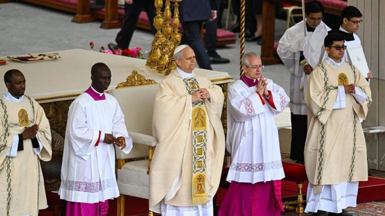 Homilía del Papa León XIV en la Misa de inicio de su pontificado: «Fui elegido sin tener ningún mérito»