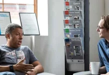 Qué significa que una persona interrumpa siempre las conversaciones, según la psicología (+ Detalles)