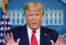 Latinos desaprueban primeros meses de la gestión de Trump más por la economía que por políticas migratorias